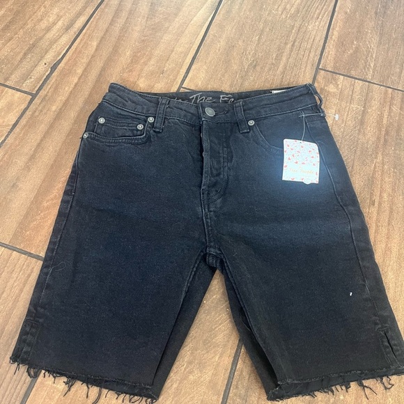 NWT we the free FREE PEOPLE avery bermuda short black size 24 - Picture 3 of 6